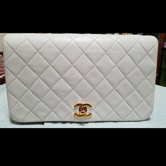 CHANEL White Leather Full Flap Crossbody Bag - Picture 8 of 8